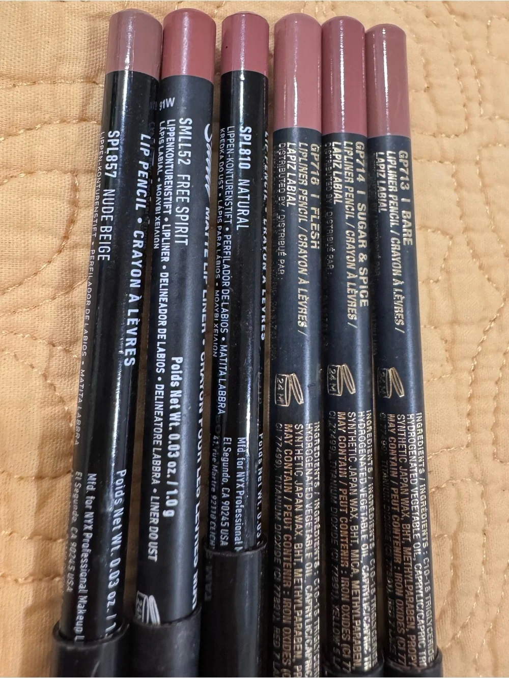 Bundle of 6 lip liners